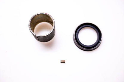 New OEM Briggs & Stratton 89677 Bushing Cylinder & Mag NOS