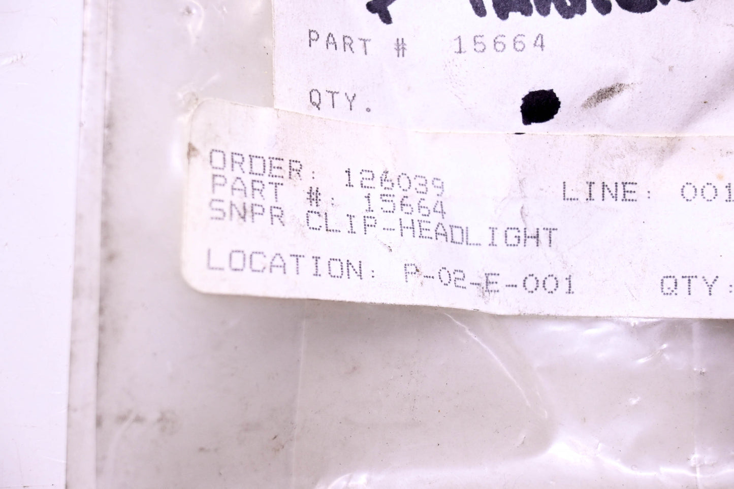 Snapper 15664 Headlight Clips Qty 3 NOS