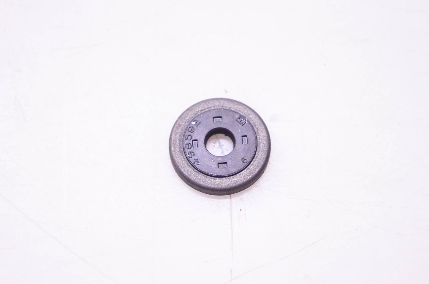 New OEM Briggs & Stratton 795440, 692044 Valve Seal NOS