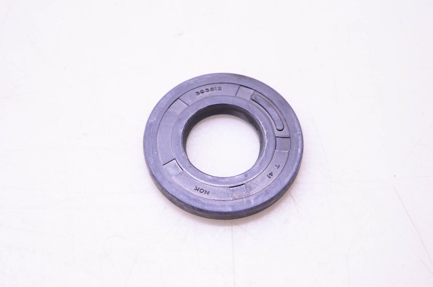 New OEM Briggs & Stratton 393812 Oil Seal NOS