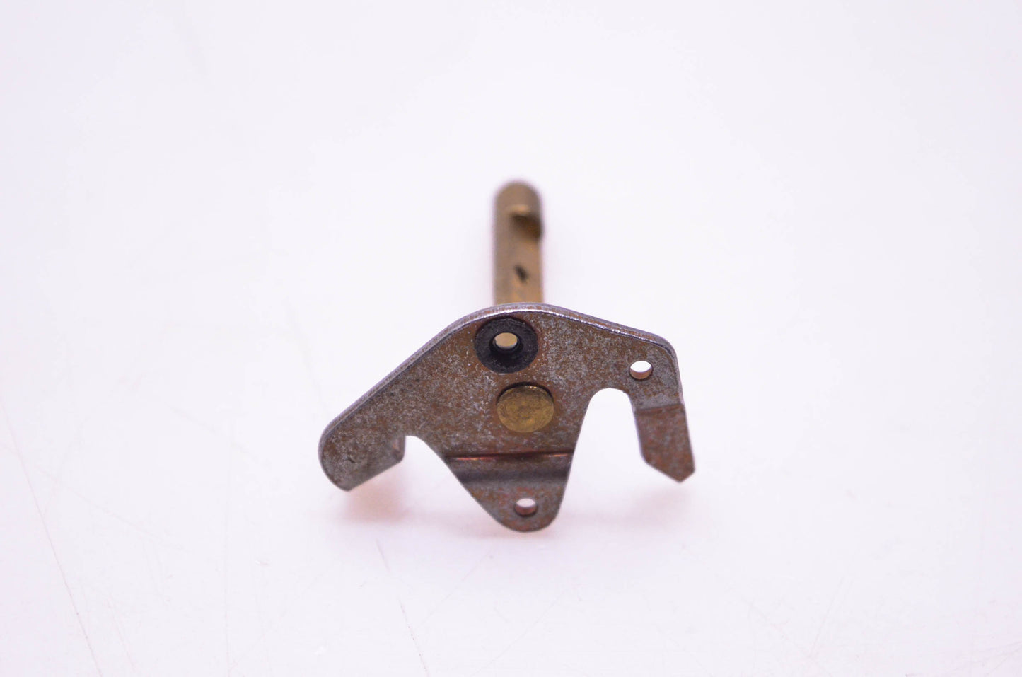 New OEM Briggs & Stratton 398969, 8908 Throttle Shaft NOS