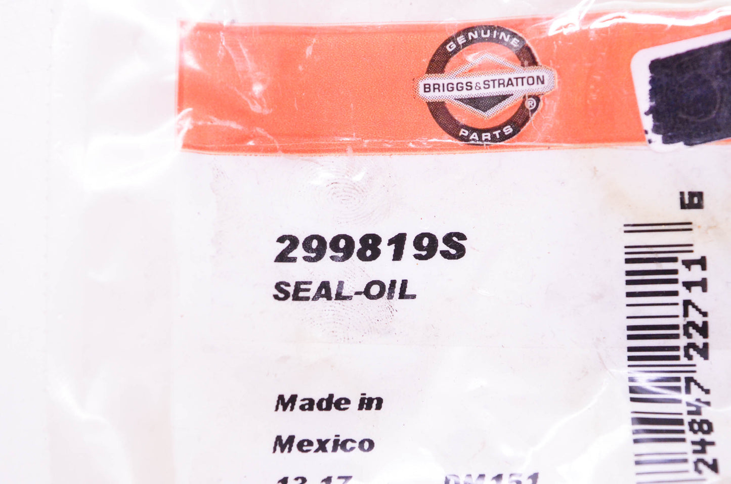 New OEM Briggs & Stratton 299819S Oil Seal NOS