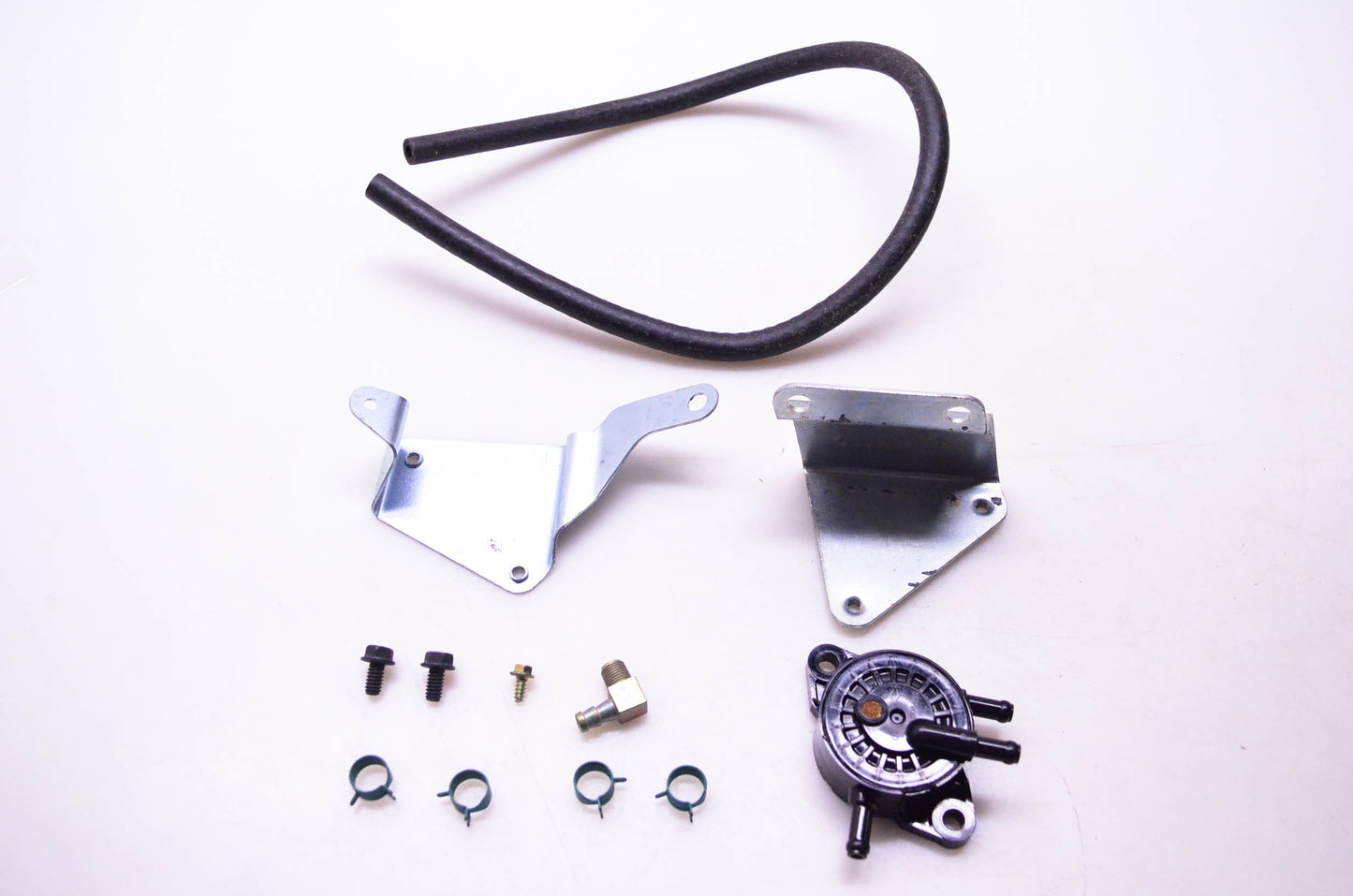 New OEM Briggs & Stratton 494280 Fuel Pump Kit NOS