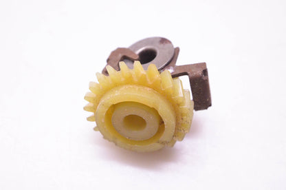 New OEM Briggs & Stratton 393720 Governor Gear NOS