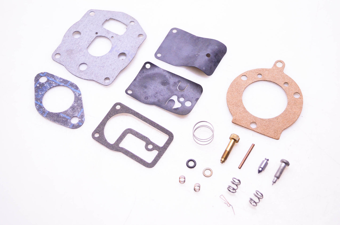 New OEM Briggs & Stratton 393301 Carburetor Kit NOS