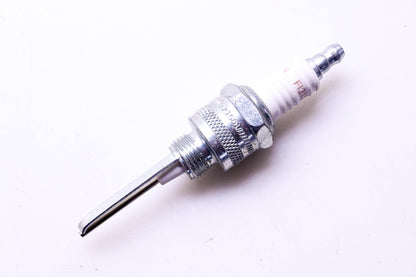 Champion FI21501 Copper Plus Spark Plug NOS