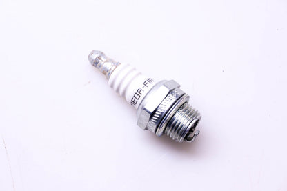 Mega-Fire 130-096, SE8JC Spark Plug NOS