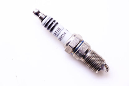 Bosch 6241, 0 242 225 578 Platinum Spark Plug NOS