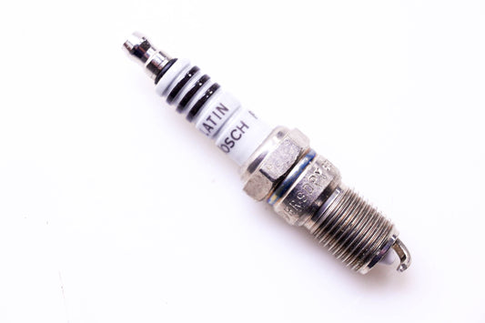 Bosch 6241, 0 242 225 578 Platinum Spark Plug NOS