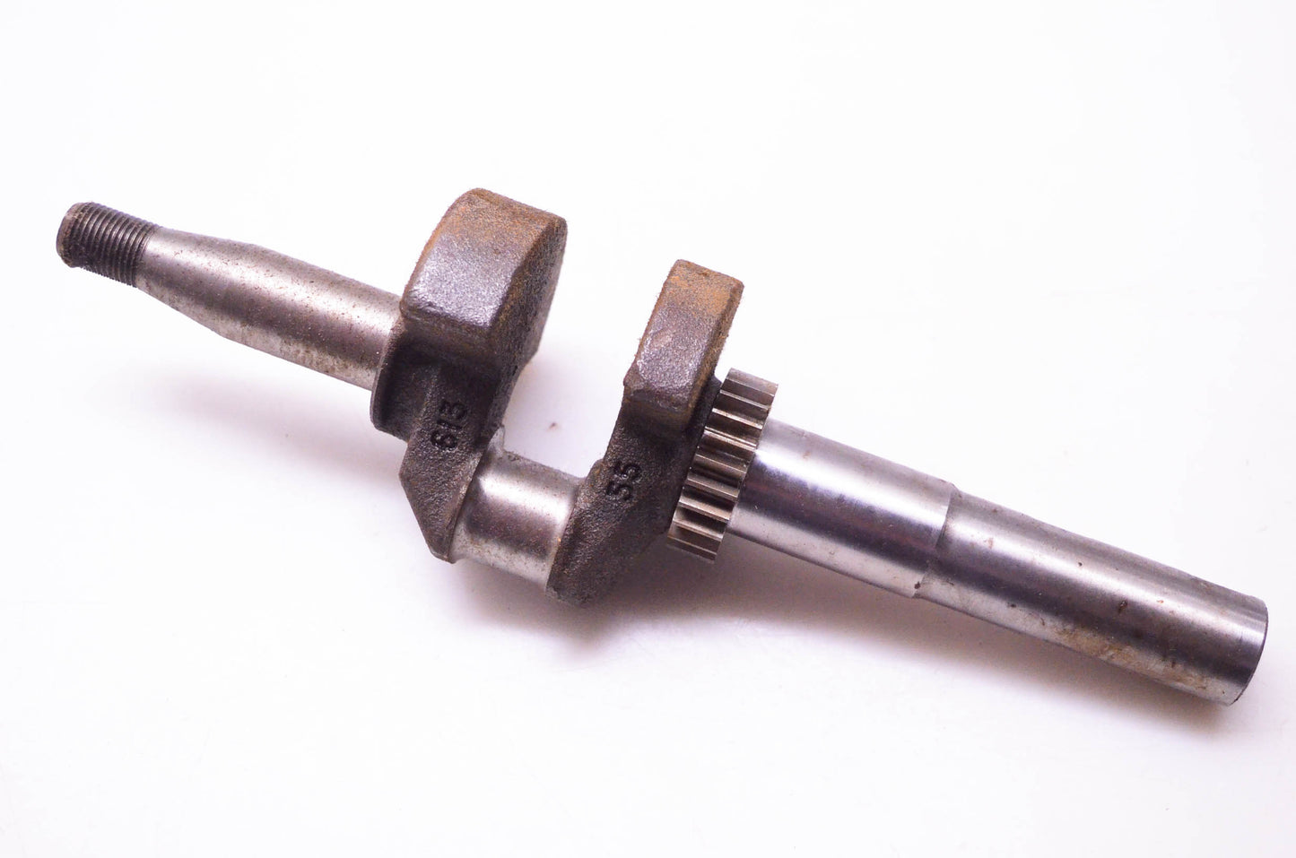 New OEM Briggs & Stratton 493282 Crankshaft NOS