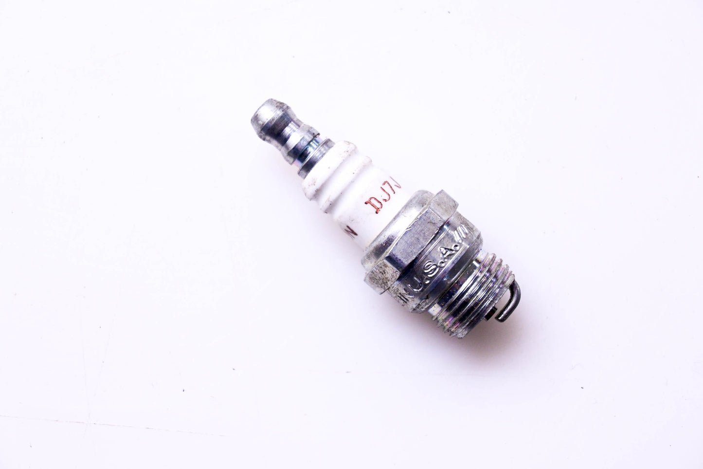 Champion DJ7J Spark Plug NOS