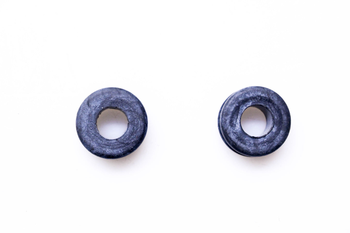 Total Source 600-215, RA600-215 Grommets Qty 2 NOS