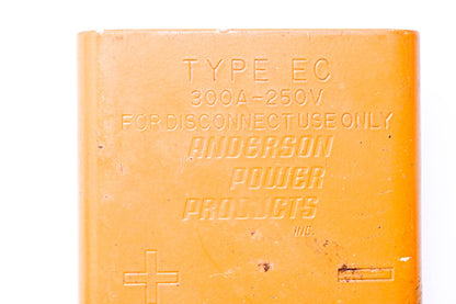 Anderson Power Products 300A-250V, 590-705, 5842 Plug Shell