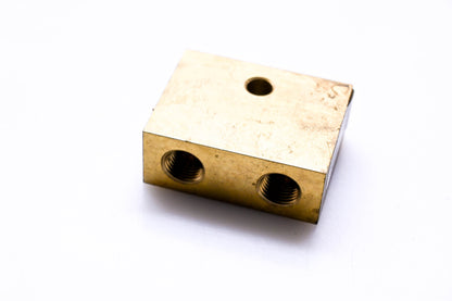 Hyster 2021470 Four-Way Block NOS