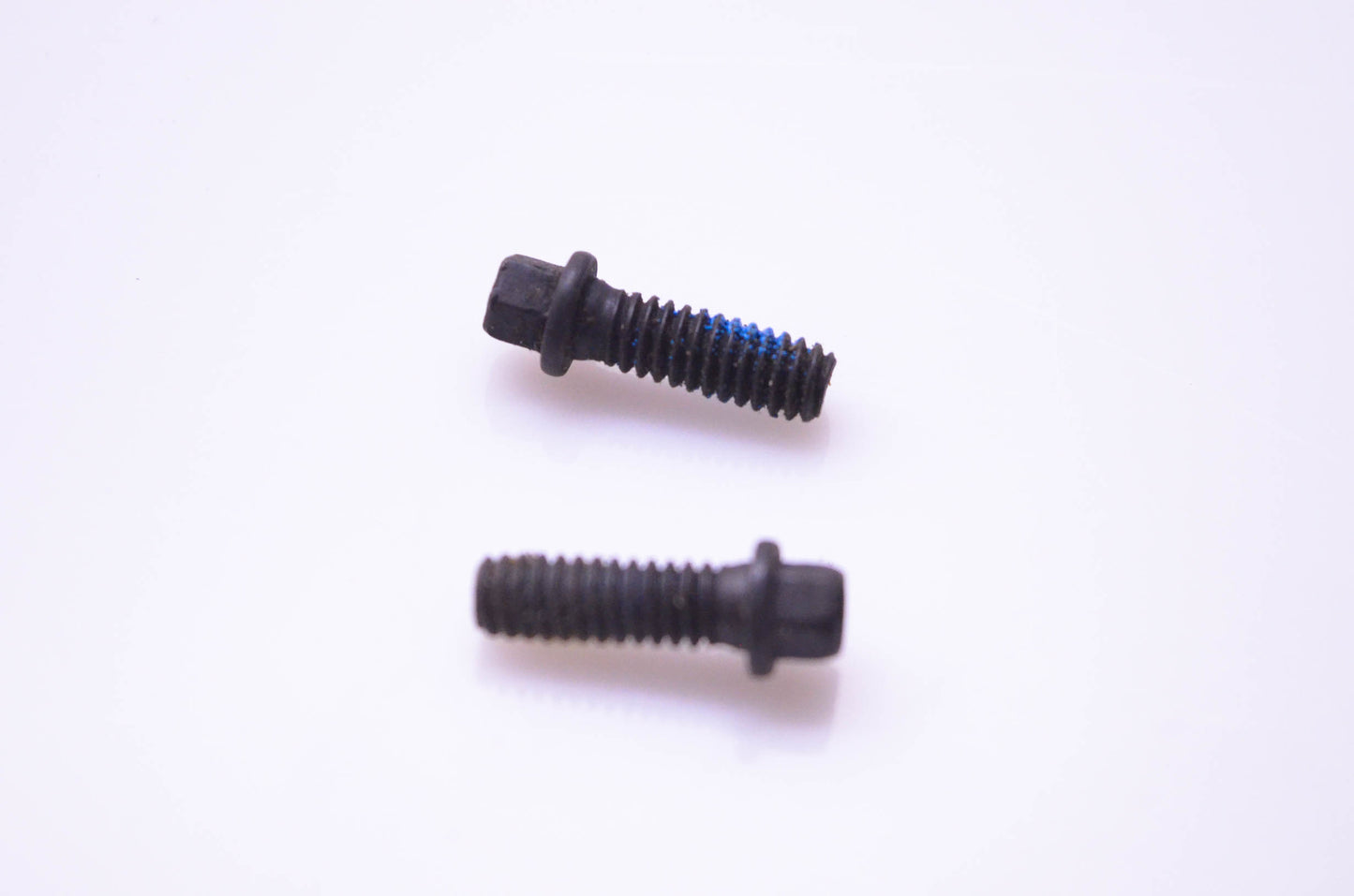 New OEM Tecumseh 792007 Screws Qty 2 NOS