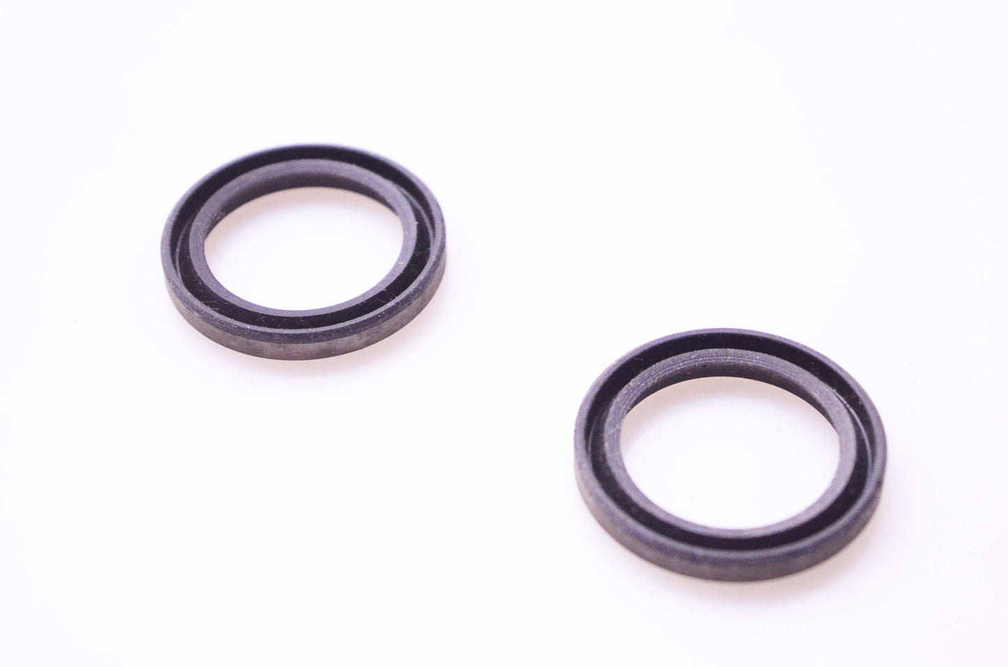 New OEM Briggs & Stratton 294606 Oil Seals Qty 2 NOS