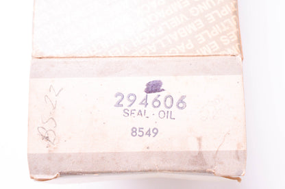 New OEM Briggs & Stratton 294606 Oil Seals Qty 2 NOS