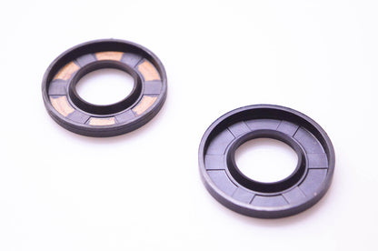 New OEM Briggs & Stratton 393812 Oil Seals Qty 2 NOS
