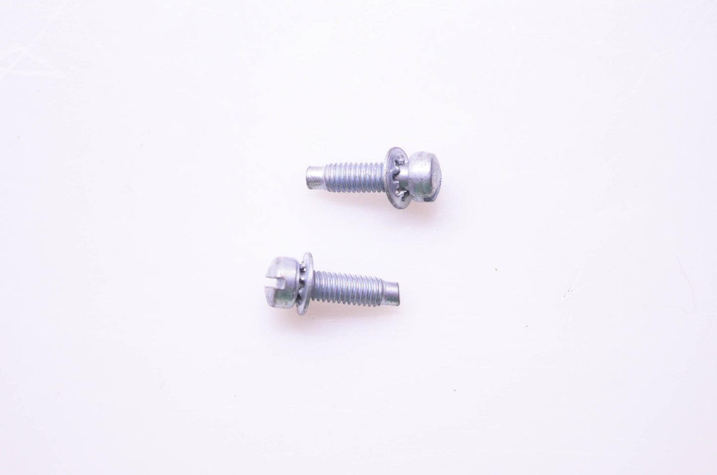 New OEM Tecumseh 650707 Screws Qty 2 NOS