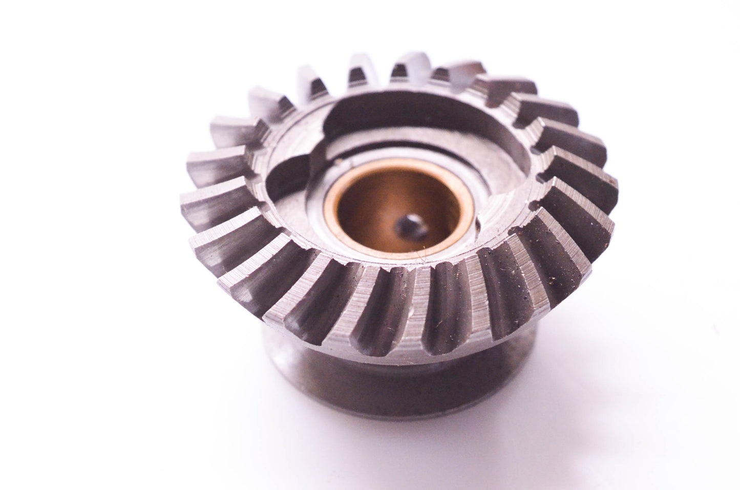 OMC 381810 Forward Gear & Bushing NOS