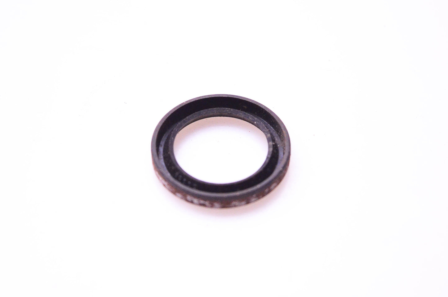 New OEM Briggs & Stratton 393862 Oil Seal NOS
