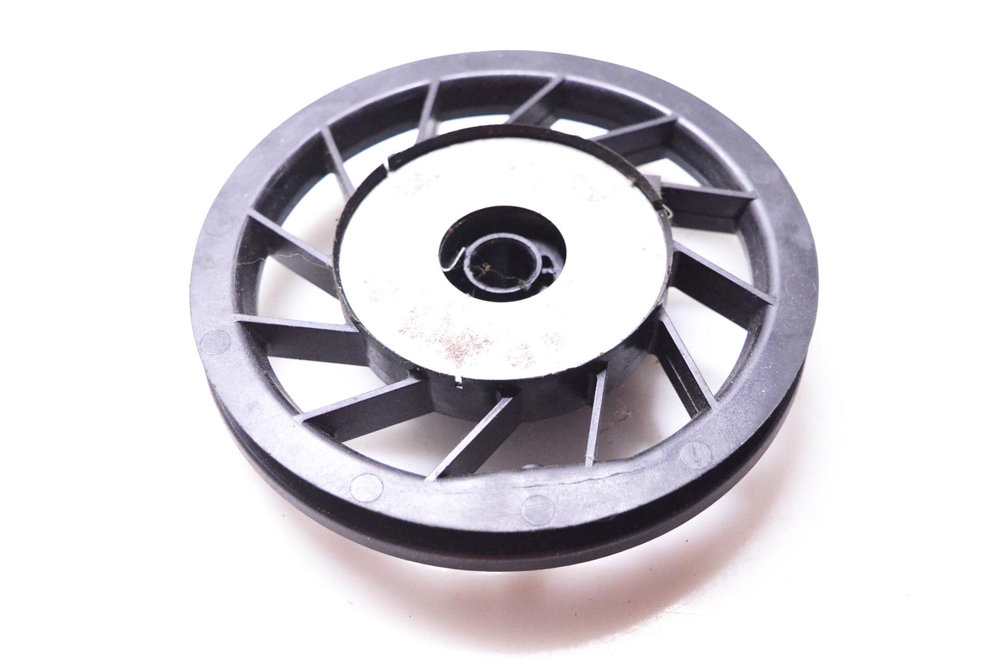 New OEM Briggs & Stratton 493824 Starter Pulley NOS