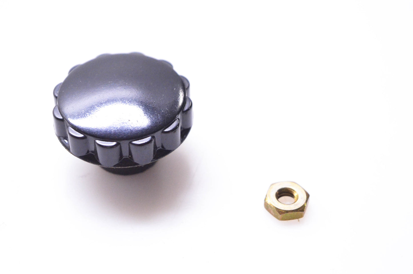 New OEM Briggs & Stratton 391908 Knob NOS