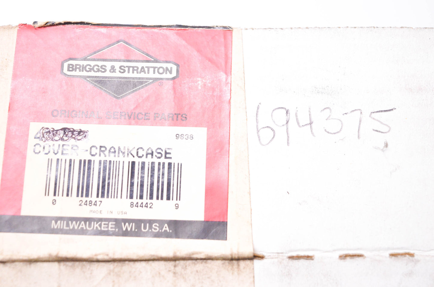 New OEM Briggs & Stratton 493914, 694375 Crankcase Cover Kit NOS