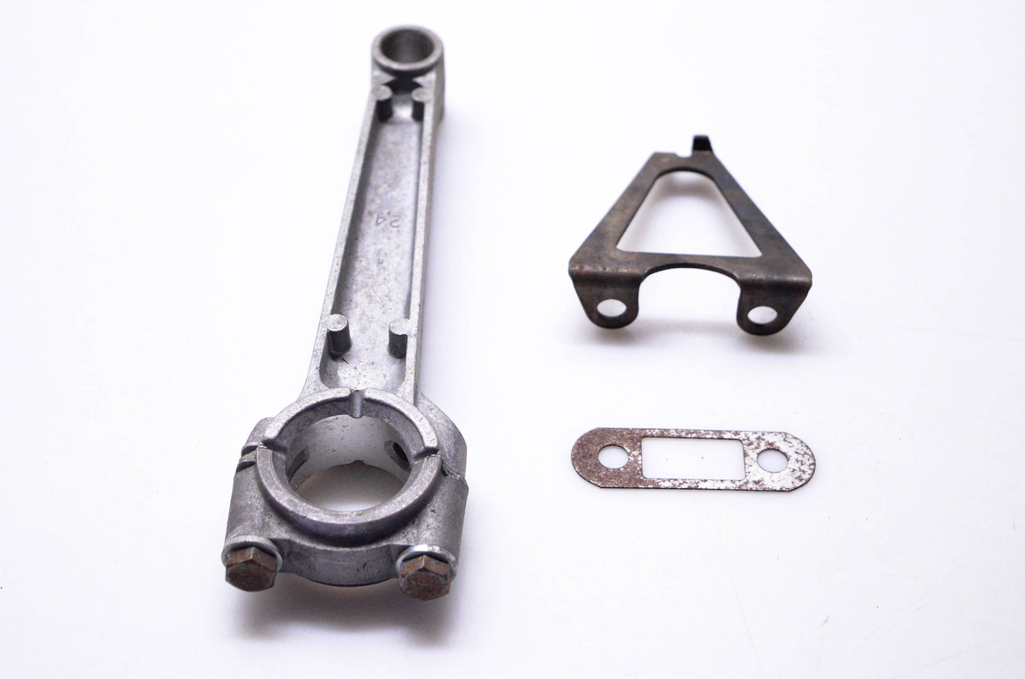 New OEM Briggs & Stratton 299080 Connecting Rod Kit NOS