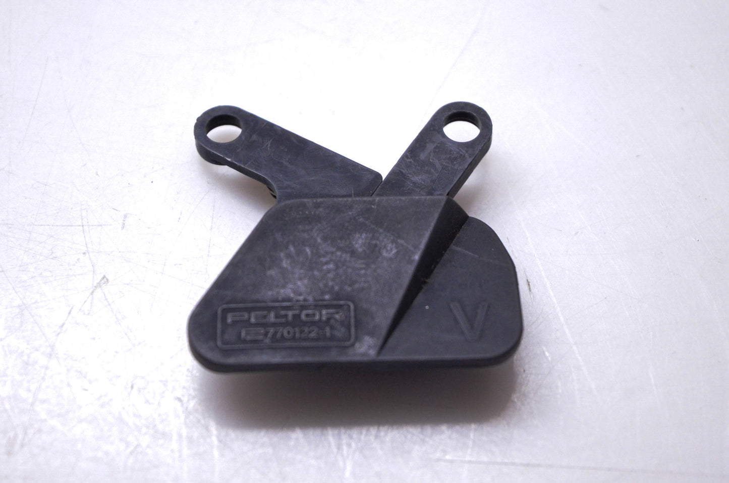 Peltor 770122 Hard Hat Clip V Assembly NOS
