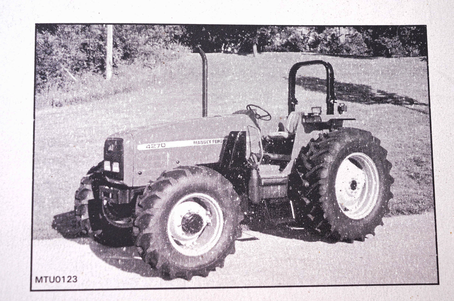 Massey Ferguson MTU0123 MF 4200 Series Platform Tractors