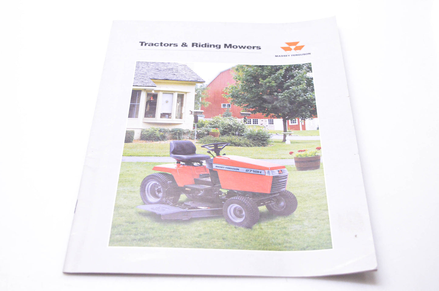 Massey Ferguson 950100 Tractors & Riding Mowers Brochure