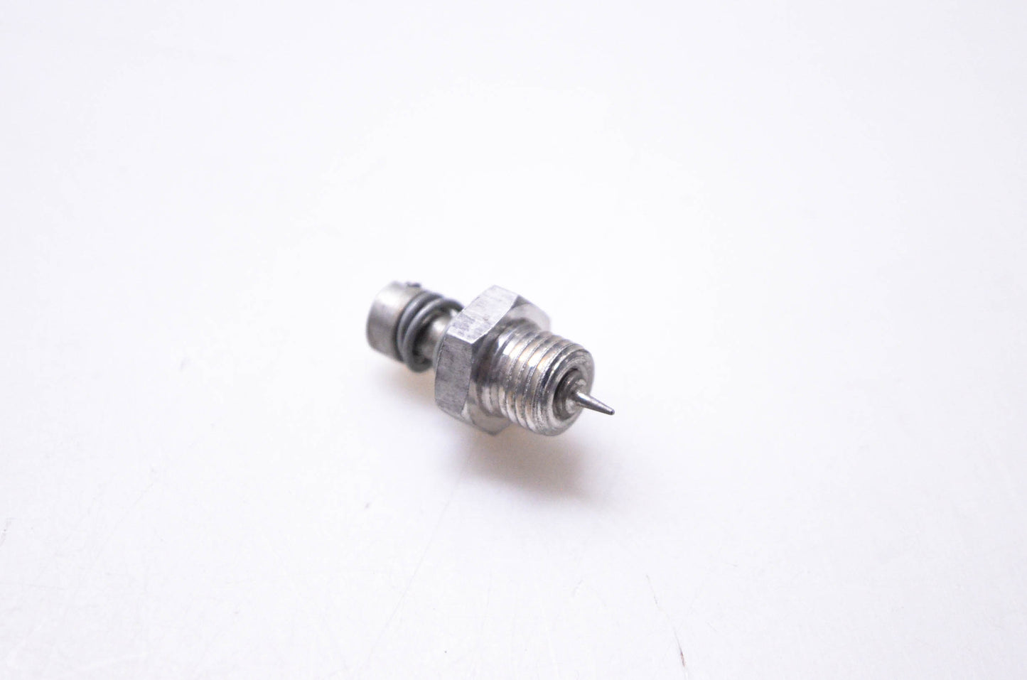 New OEM Briggs & Stratton 299060 Needle Valve NOS