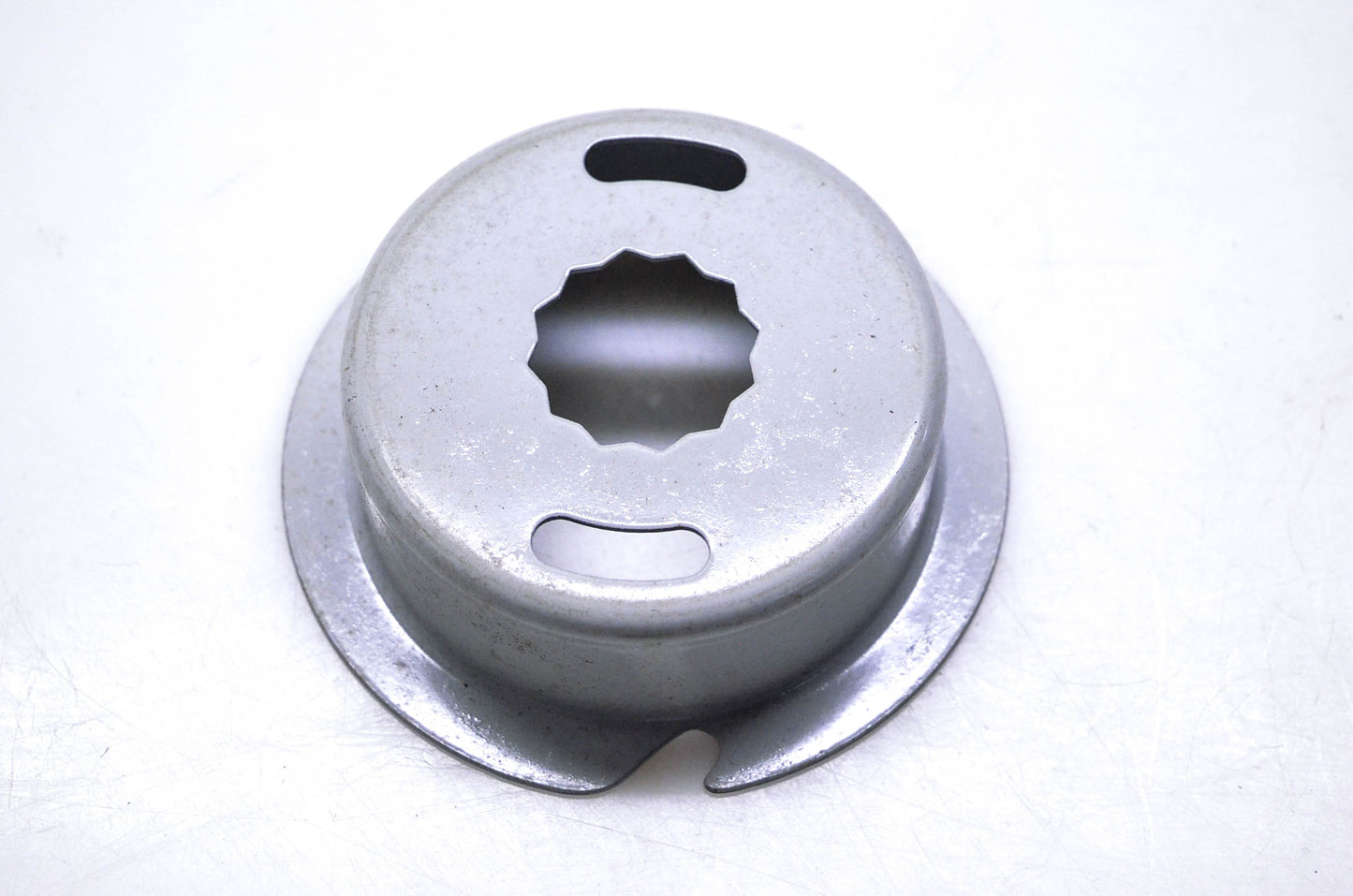 New OEM Briggs & Stratton 22809, 9208 Rope Start Pulley Cup NOS