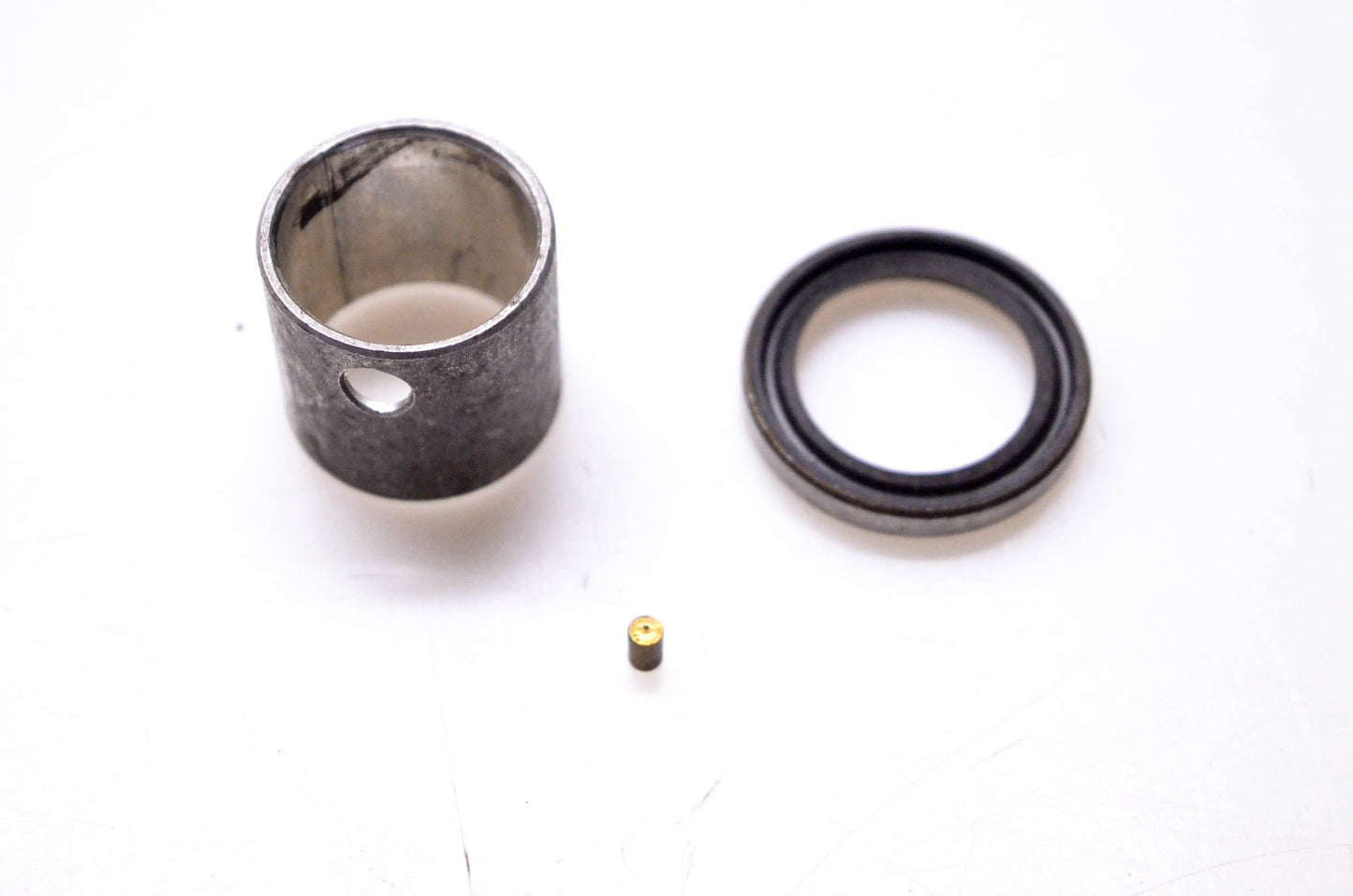 New OEM Briggs & Stratton 89677 Mag Plate Seal & Bushing Kit NOS