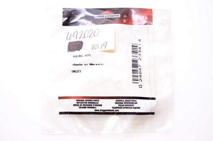 New OEM Briggs & Stratton 692020 Oil Seal NOS