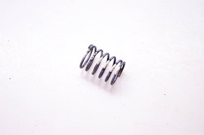 New OEM Briggs & Stratton 690547 Ratchet Spring NOS