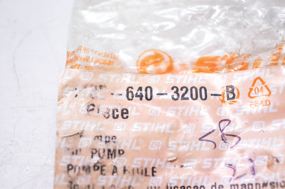New OEM Stihl 1135-640-3200-B, 1135 647 0460 A Oil Pump NOS