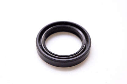 New OEM Briggs & Stratton 805101S Oil Seal NOS