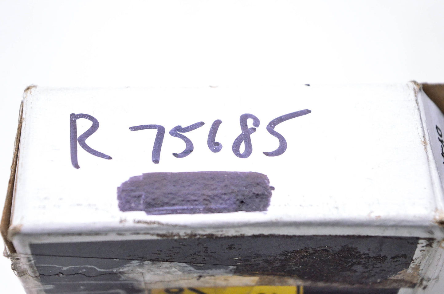 New OEM John Deere R75685 Sheath Retainer NOS