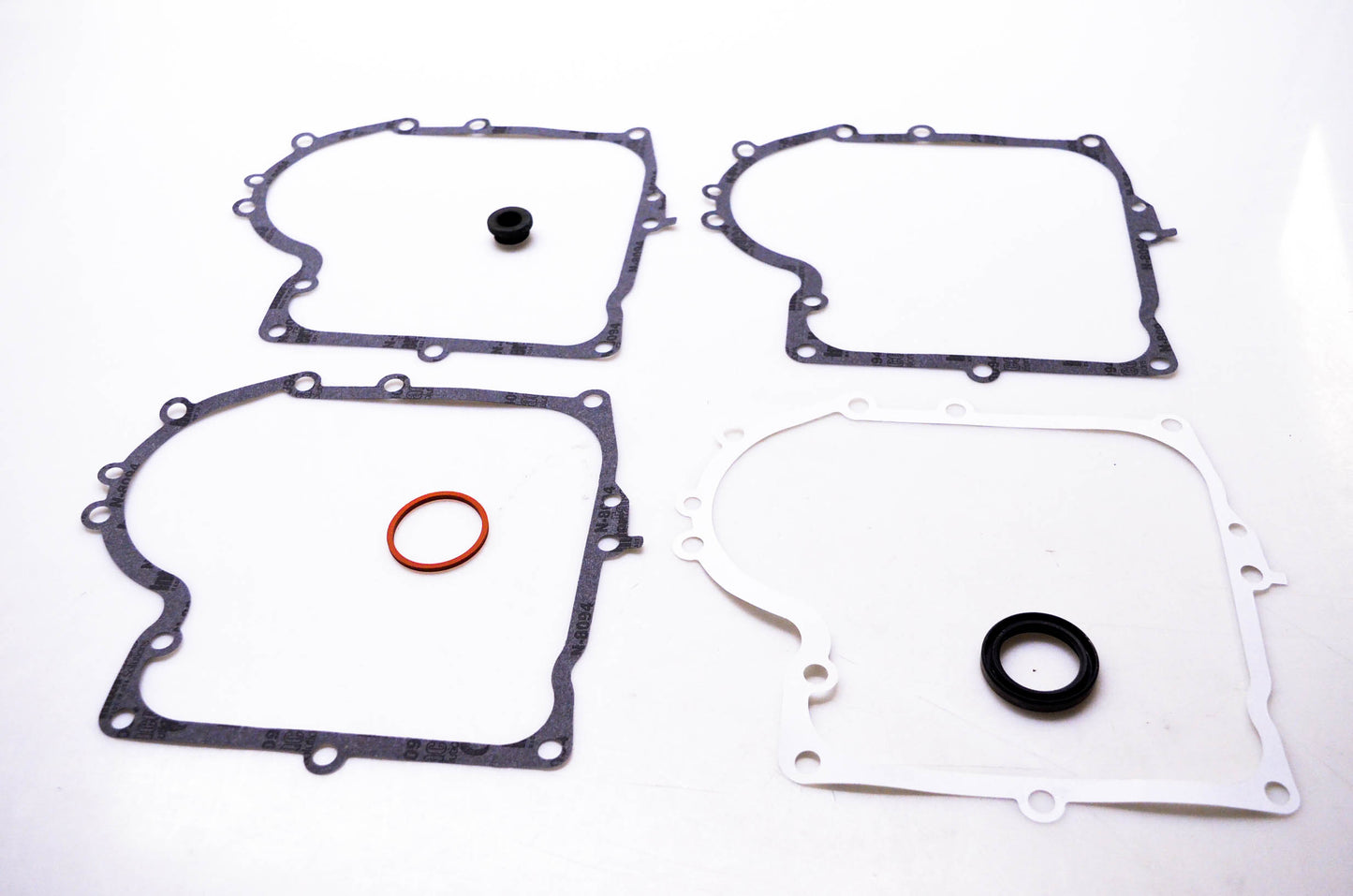 New OEM Briggs & Stratton 494241 Engine Gaskets NOS