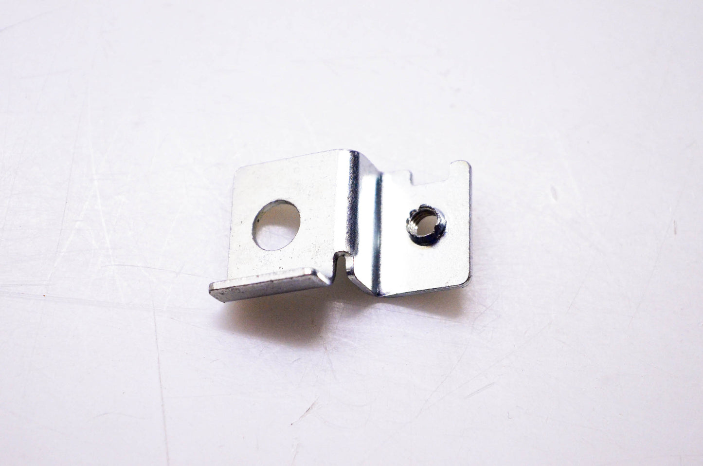New OEM Briggs & Stratton 690437 Casing Clamp Bracket NOS
