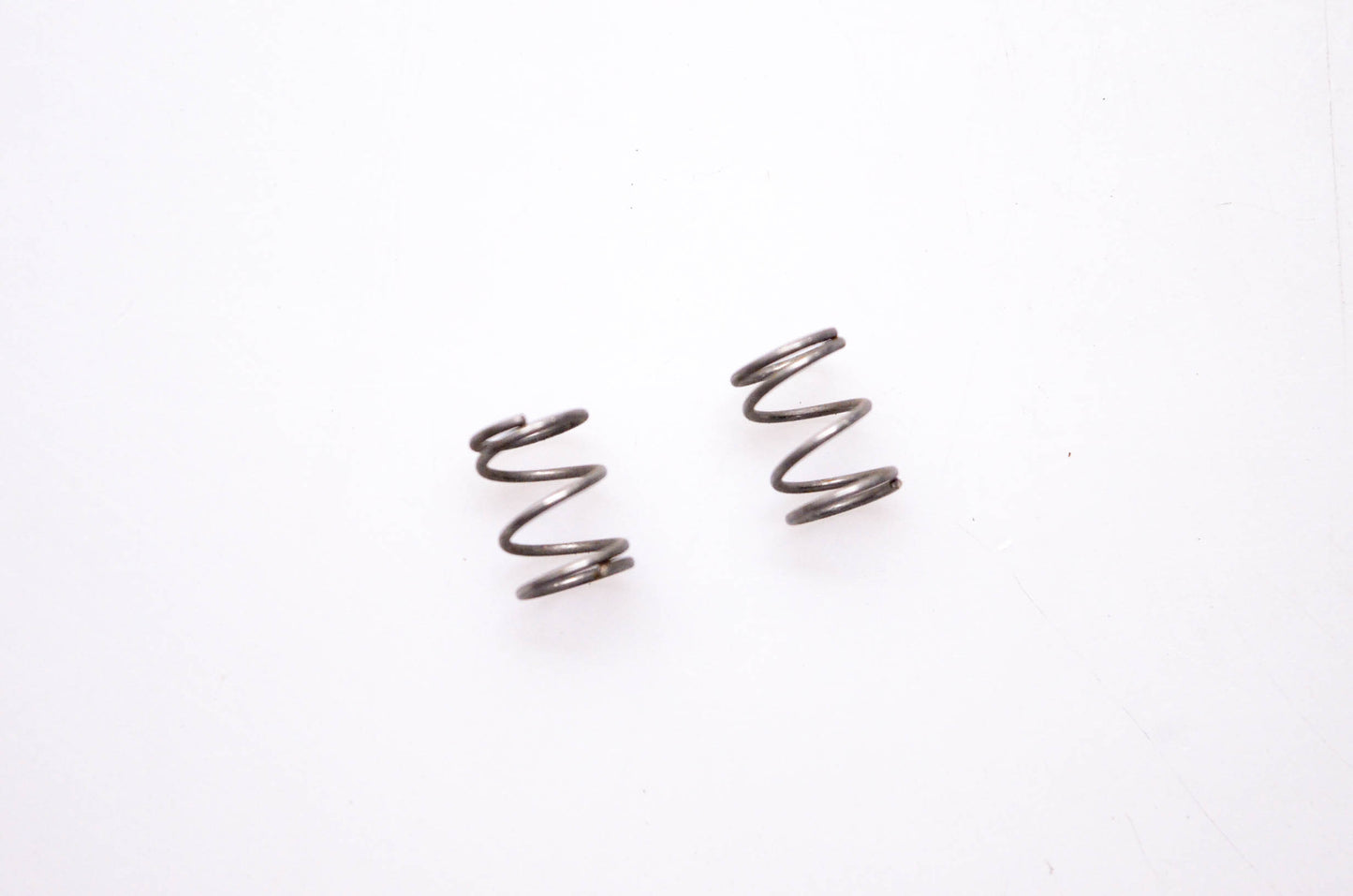 New OEM Tecumseh 590411 Springs Qty 2 NOS