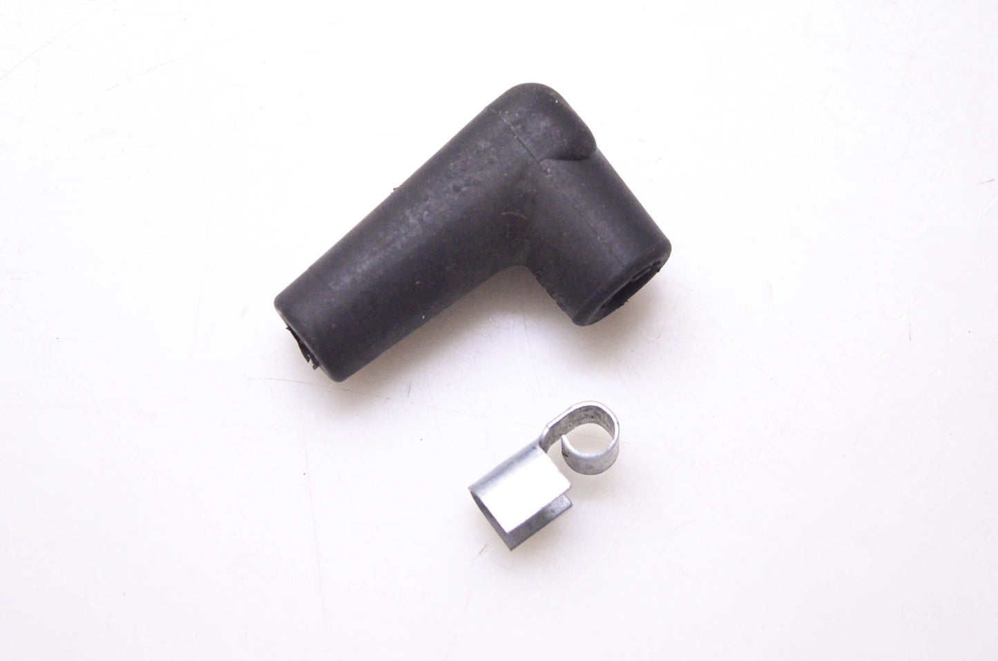 New OEM Tecumseh 610118 Spark Plug Boot NOS