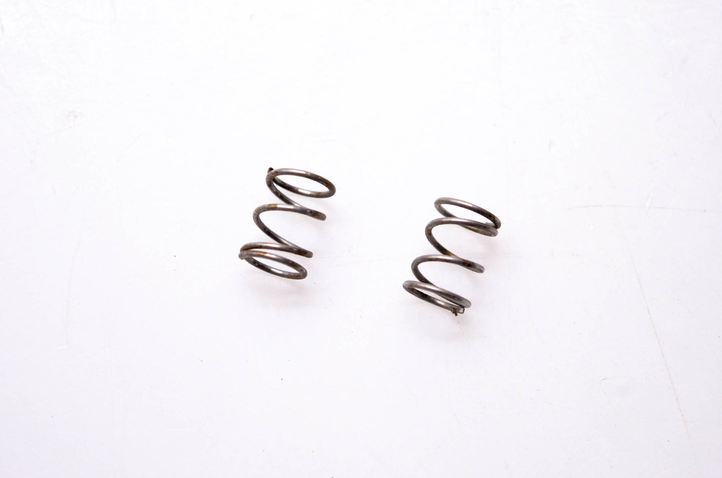 New OEM Tecumseh 590411 Springs Qty 2 NOS