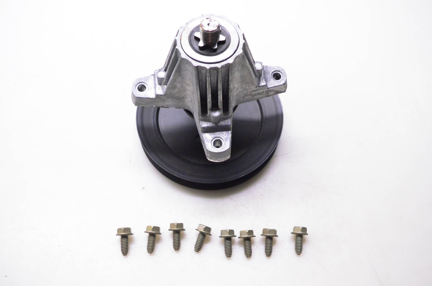 New OEM Husqvarna 918-04822B Spindle Assembly NOS