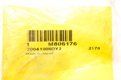 New OEM John Deere M806176 Seal NOS