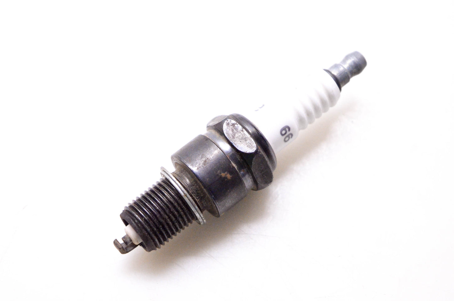 Kubota BPR2ES, 12681-6771-1 NGK Spark Plug NOS