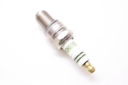 Nissan 22401-M7714B, 1225575, 0 241 225 575-032 Dura-Lift Spark Plug NOS