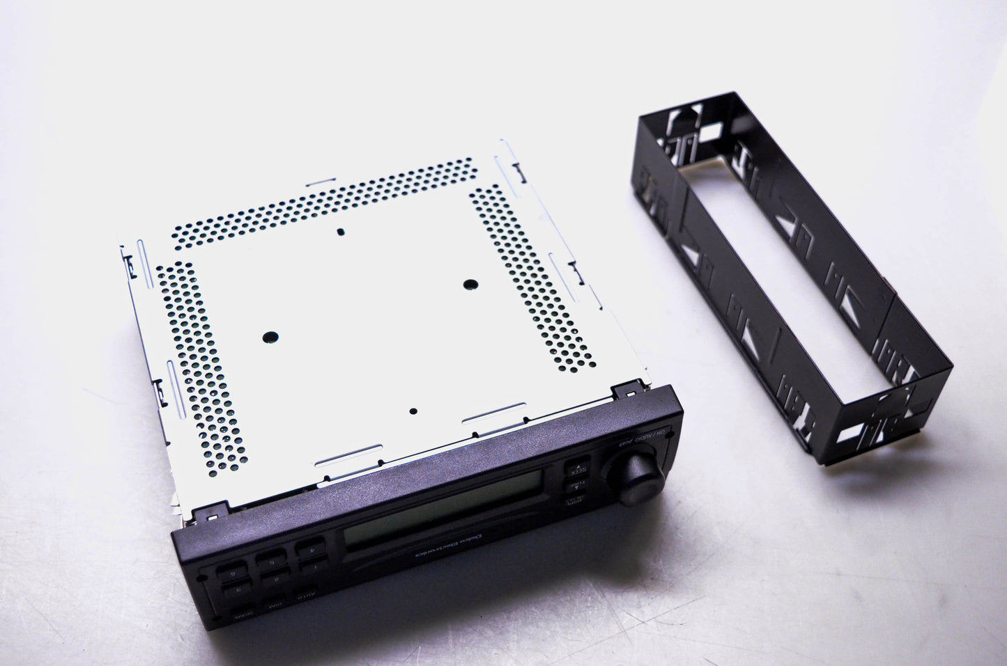 Delphi Delco 21003880 Radio NOS